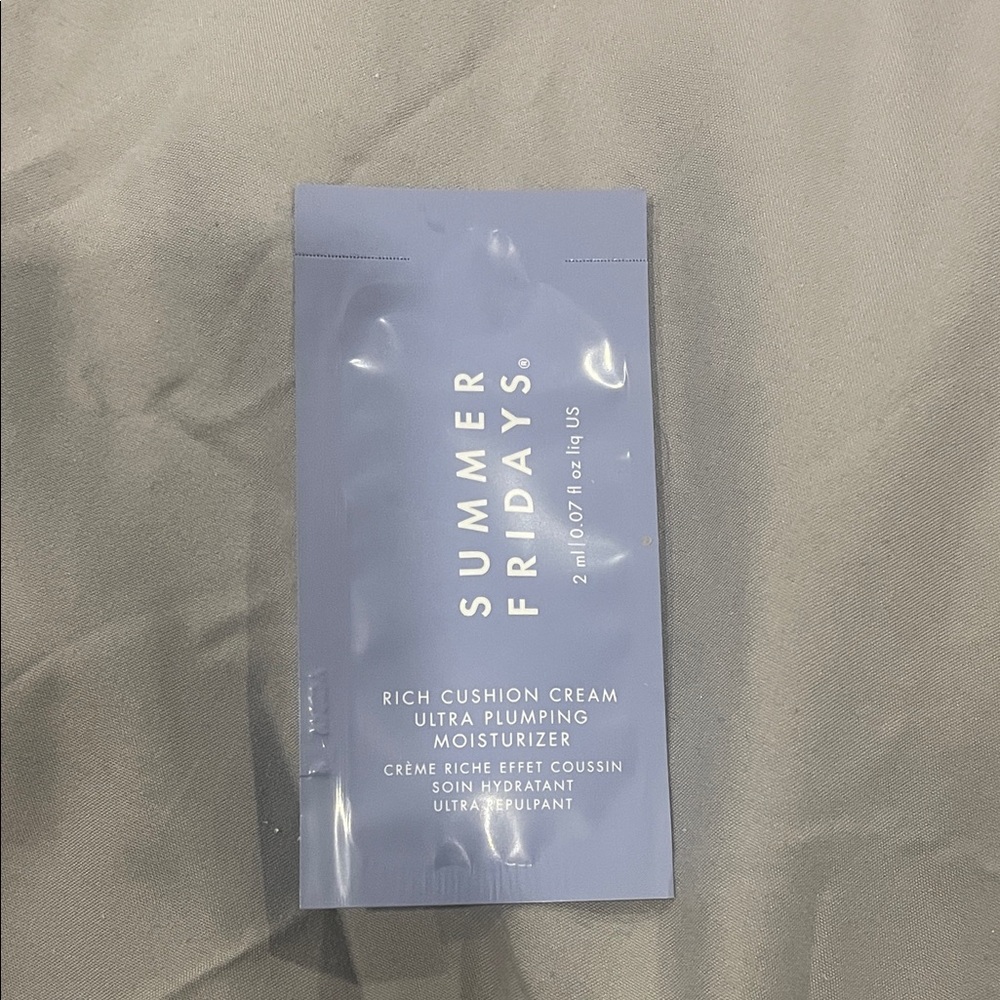 Summer Fridays Rich Cushion Cream Moisturizer - Blue